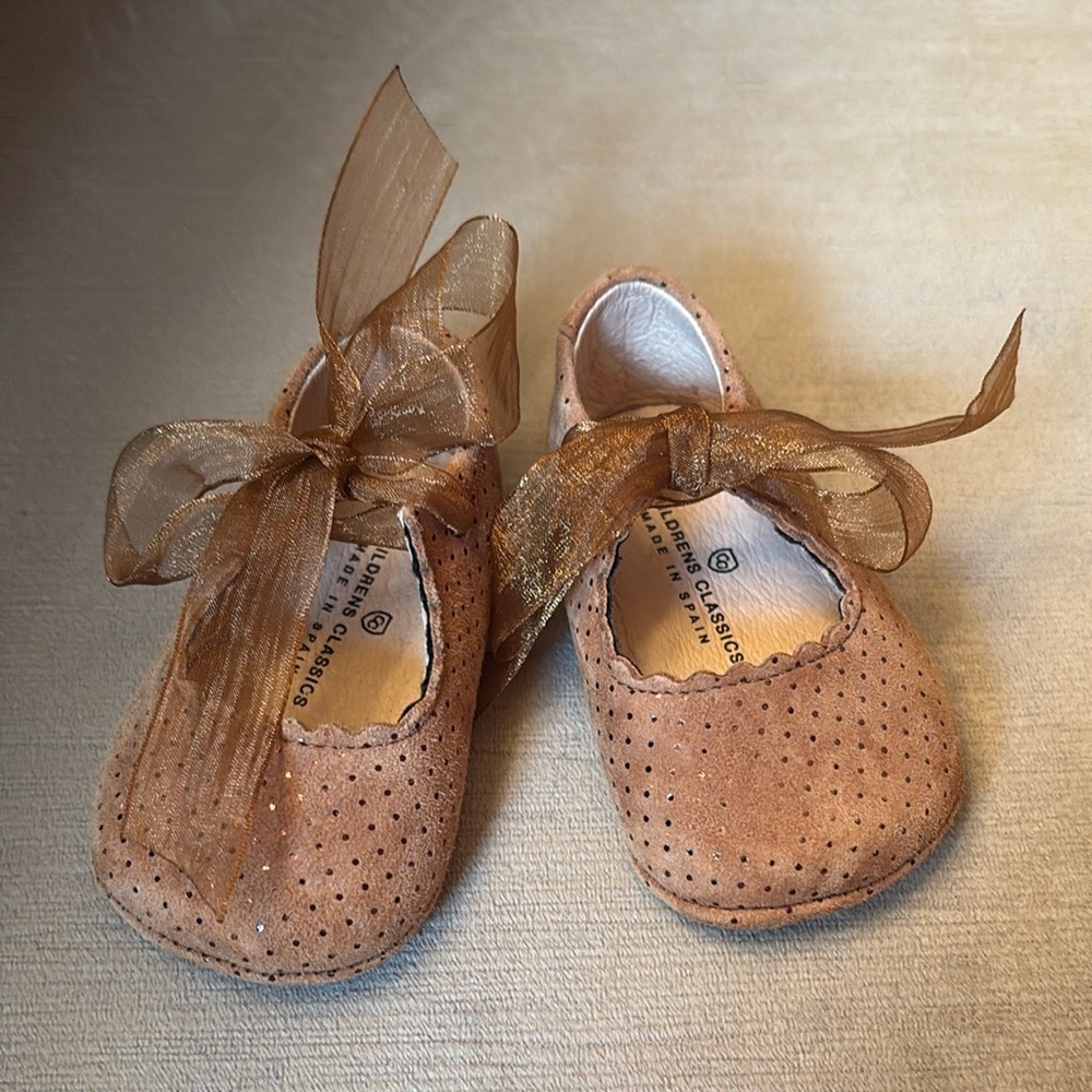 Camel colored suede Babt Shoes with Ribbon size 1